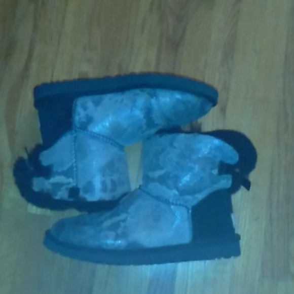 Grey snakeskin Bailey bow short UGG boots - Picture 3 of 4